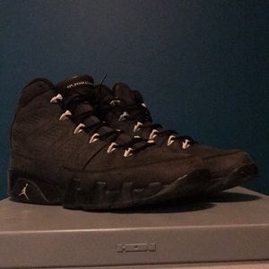 Jordan 9 Retro Anthracite